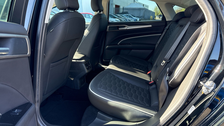 Ford Mondeo Vignale 2.0 TDCi 180 4dr Diesel Saloon